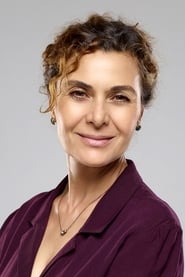 Hatice Aslan as Isil's Mother