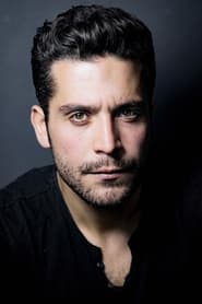 Cihat Süvarioğlu as Metin