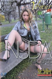Nuda nel parco