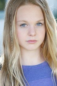 Isabella Crovetti as Piper Maxwell