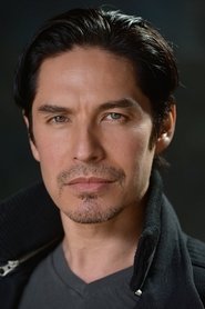 Michael Teh as Seamus Duncan