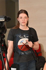 Ana Roniak is Beatrice