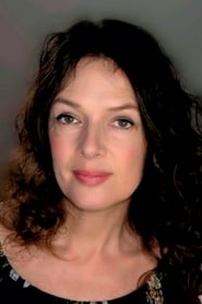 Svenja Pages as Dr. Corinna Halver