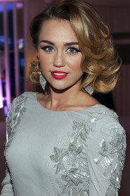 Miley Cyrus 1854x2781