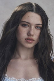 Violet McGraw photo