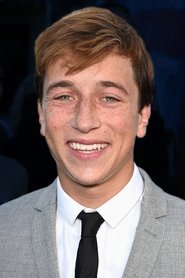 Skyler Gisondo as Howard Stacy