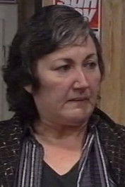 Linda Polan as Hebamme