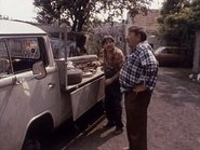 Ko je to tamo pozadi