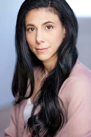 Yasmin Kamci as Pavani's Mom