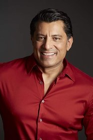 Eddie Diaz as Officer Sanchez