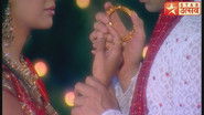 Armaan Gifts a Bangle to Riddhima
