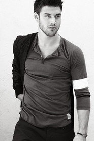 Ryan Guzman 736x1104
