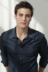 Cameron Moulène as Cody Davis