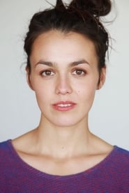 Lucie Heinze as Pauline Becker