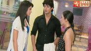 Siddhant Kisses Riddhima
