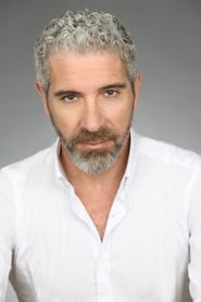 Eduardo Velasco as Fernando Quintero