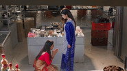 Geetanjali begs Abhira to fix her marriage