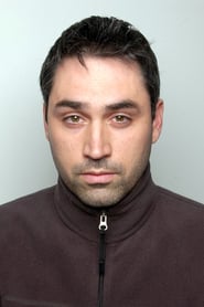 Alex Garland headshot