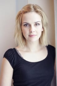 Denise Zich as Julia Neubert