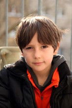 Vico Mücke as Yasin Friese