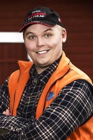 Alfred Svensson as Gas station attendant