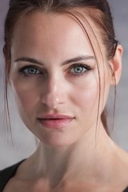 Hannaj Bang Bendz is Erin