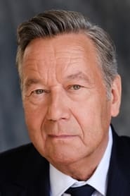 Roland Kaiser as Roman König