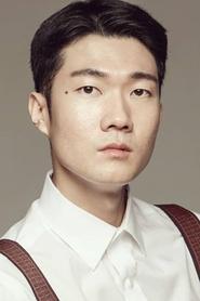 Profile picture of Kim Geun-Hwan who plays Chairman Jang's Assistant