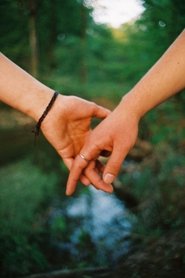 in between your hands 1970 Δωρεάν απεριόριστη πρόσβαση