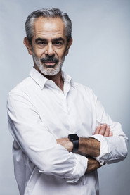Javier Pe&ntilde;a Pinto is Padre Lidia (as Javier Pe&ntilde;apinto)