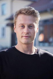 Julian Brodacz as Martin Grams