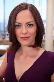 Janina Flieger as Jennifer Bach