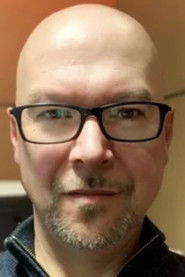 Niall O'Siordáin as Chief Priest (as Naill O'Siordain)