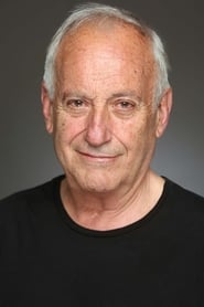 Enrique Cazorla as Juez