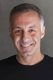 Ahmet Saraçoğlu as Çetin