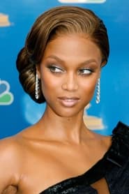 Photo de Tyra Banks Herself - Host / Judge 