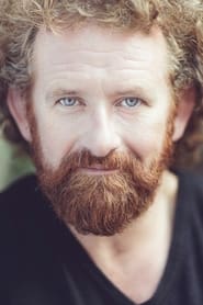 Michael Geary as Lee Peters