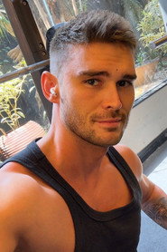 Liam Arnolds photo 3