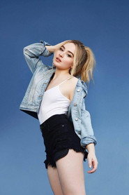 Sabrina Carpenter 736x1105