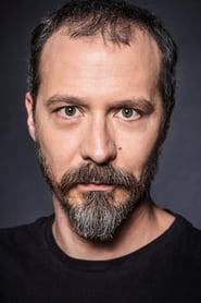 Profile picture of Fele Martínez who plays Luis Bravo