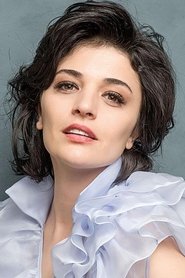 Profile picture of Gonca Vuslateri who plays Yasemin