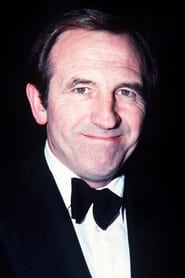 Leonard Rossiter is Phillips, Sports Writer