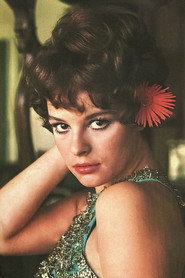 Hülya Koçyiğit 1000x1500