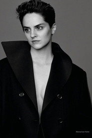 Noémie Merlant 500x750