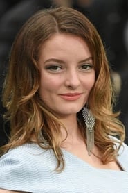 Dakota Blue Richards is Lyra Belacqua