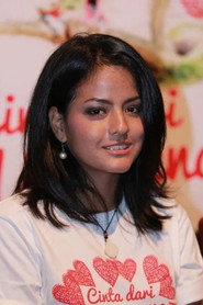 Amyra Jessica as Atun in Sepatu Dahlan