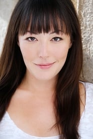 Alyssa Lobit as Lisa Kim