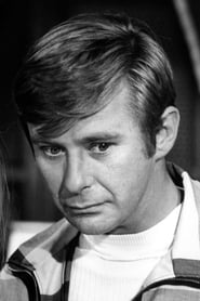 Paul Carr as Lieutenant Devlin