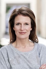 Ann-Cathrin Sudhoff as Annette König