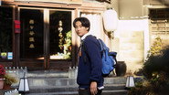 探偵さん、リュック開いてますよ